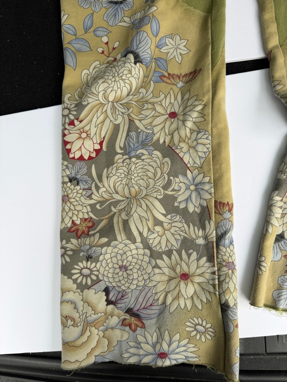 Paparazzi Olive/flowered French Terry stretch waist pants - Picture 4 of 13